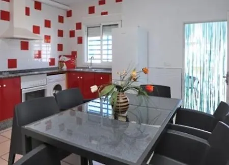 Casa Enrique Holiday home *